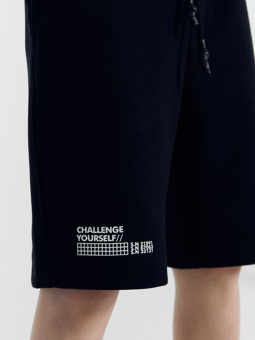 Шорты для мальчиков черные с печатью - Mark formelle фото 8