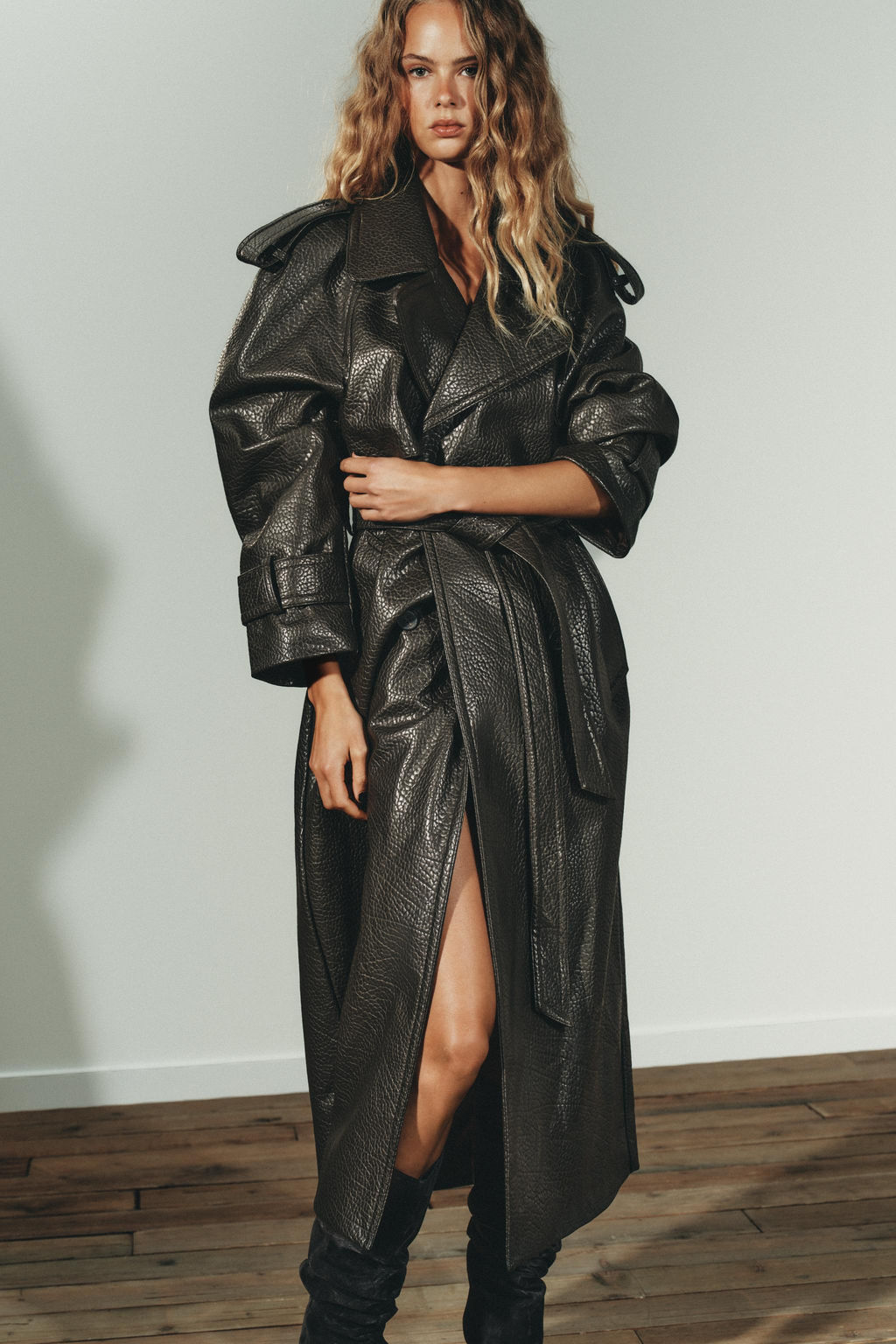 FAUX LEATHER COAT - Zara фото 4