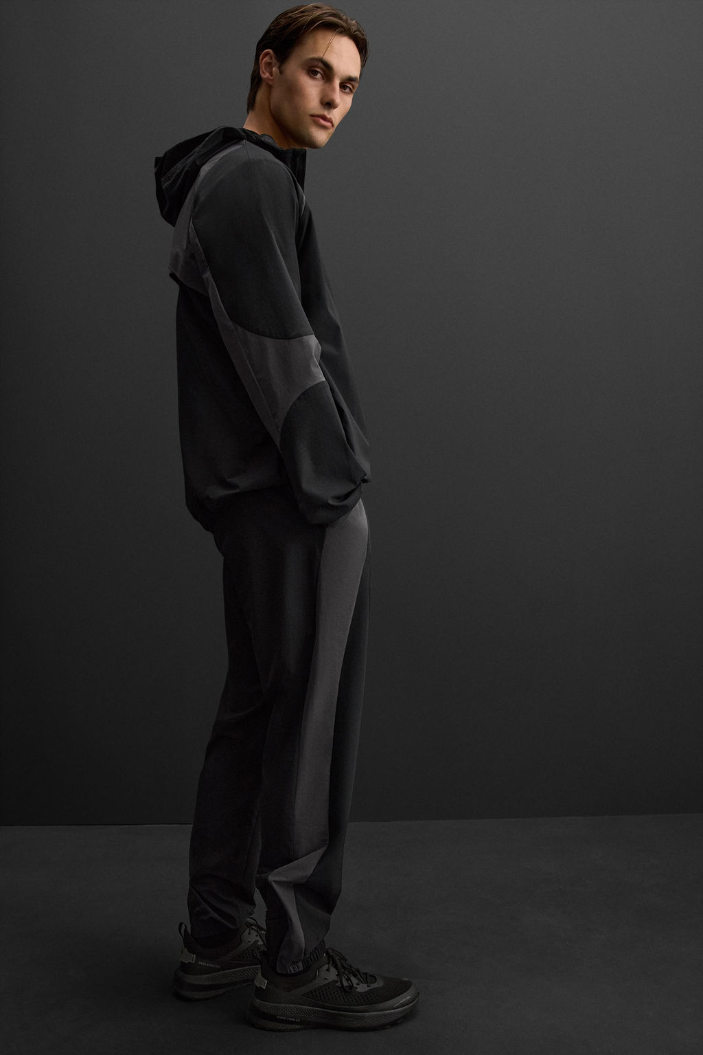 COLOUR BLOCK TECHNICAL TROUSERS - Zara фото 5