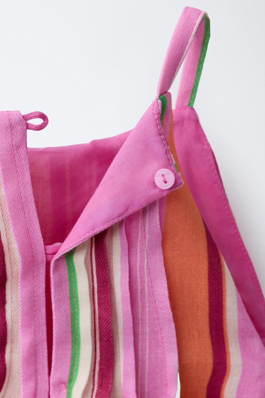 MONO CORTO CUELLO HALTER FLORES / Rosa vigor? - Zara фото 4