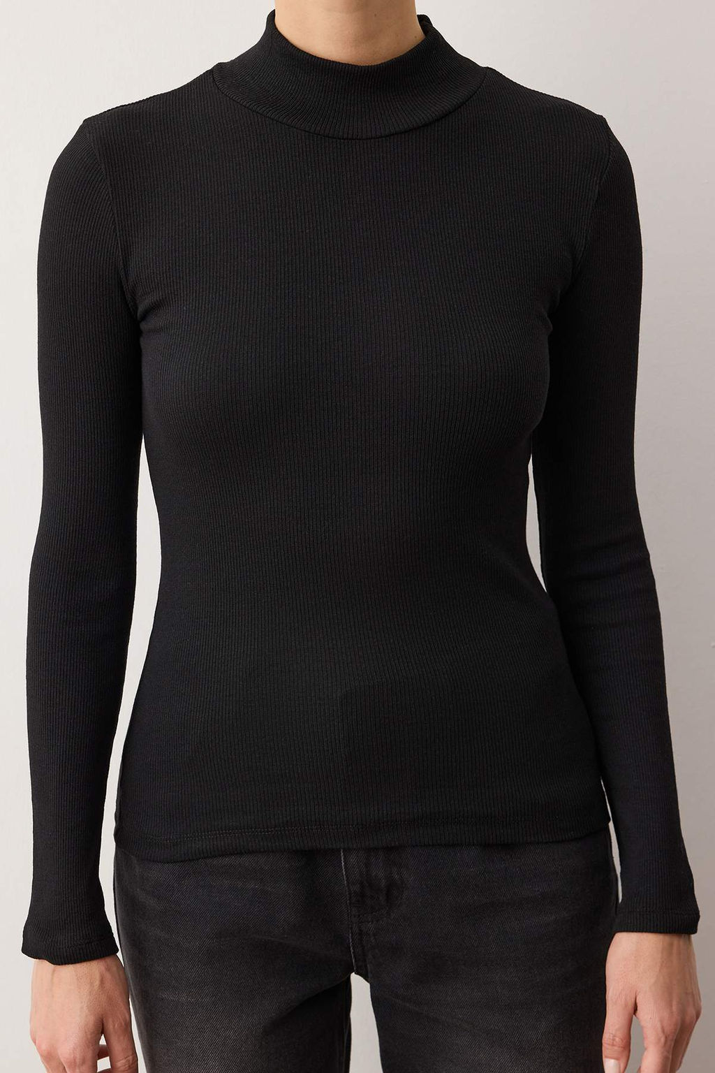 Siyah Fitted/Vucuda Oturan Dik Yaka Uzun Kol Fitilli Esnek Orme Bluz TWOAW21BZ0423