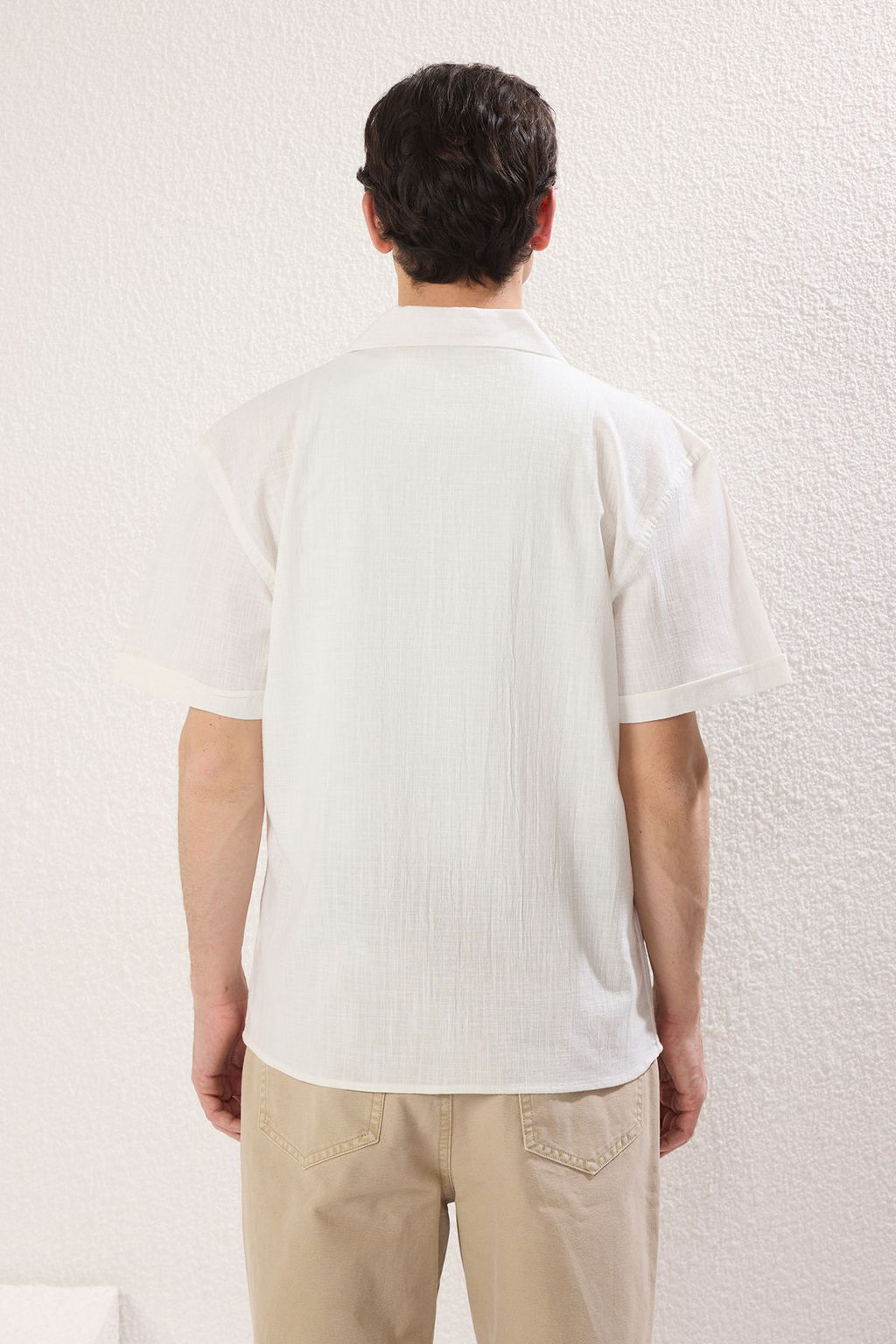 TRENDYOL MAN Beyaz Regular Fit %100 Pamuk Keten Gorunumlu Yazl?k Gomlek TMNSS25GO00003 - Trendyolmilla фото 4