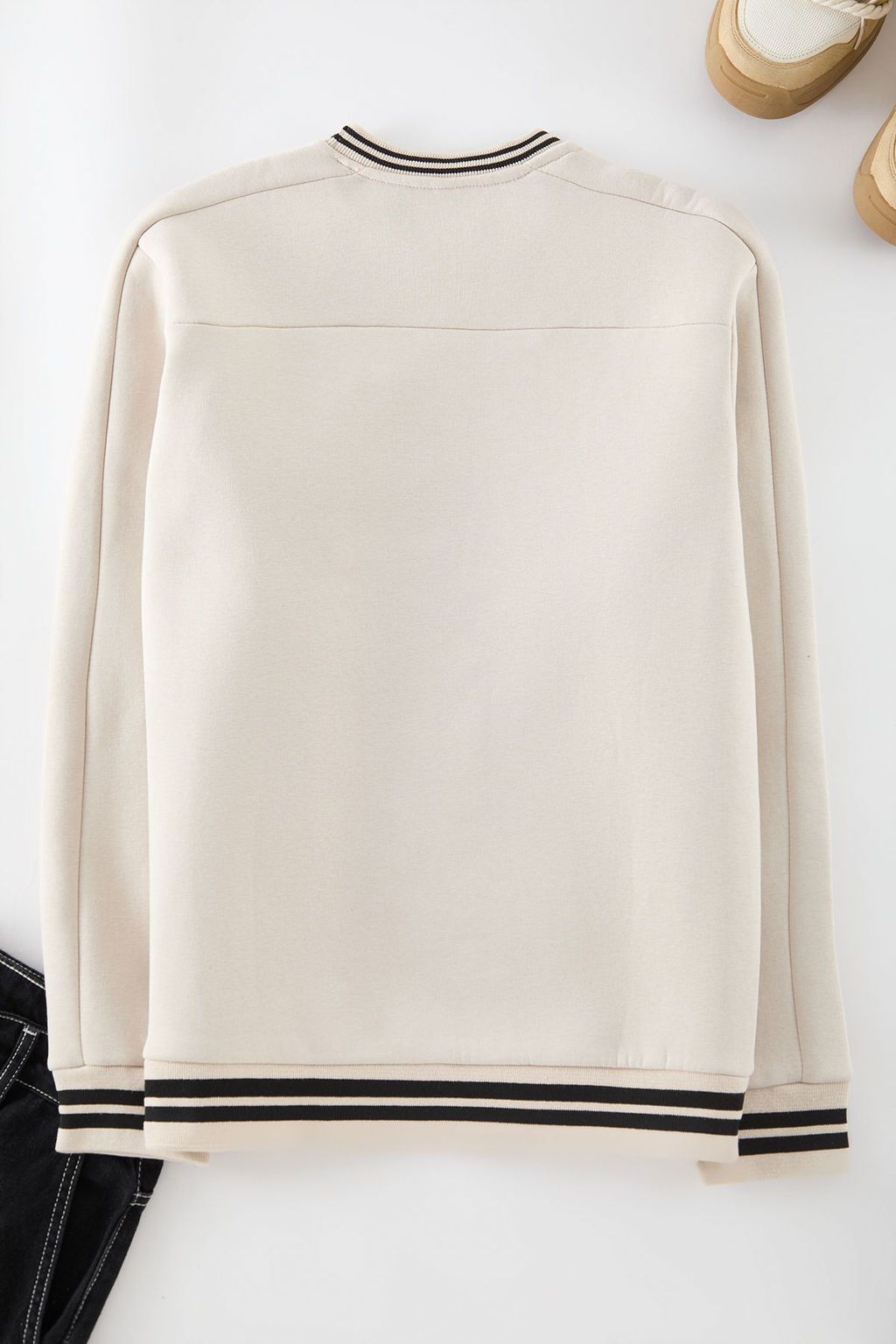 TRENDYOL MAN Ekru Regular/Normal Kesim Yaka Triko Bant Detayl? Yaz? Bask?l? Sweatshirt TMNAW25SW00108 - Trendyolmilla фото 9