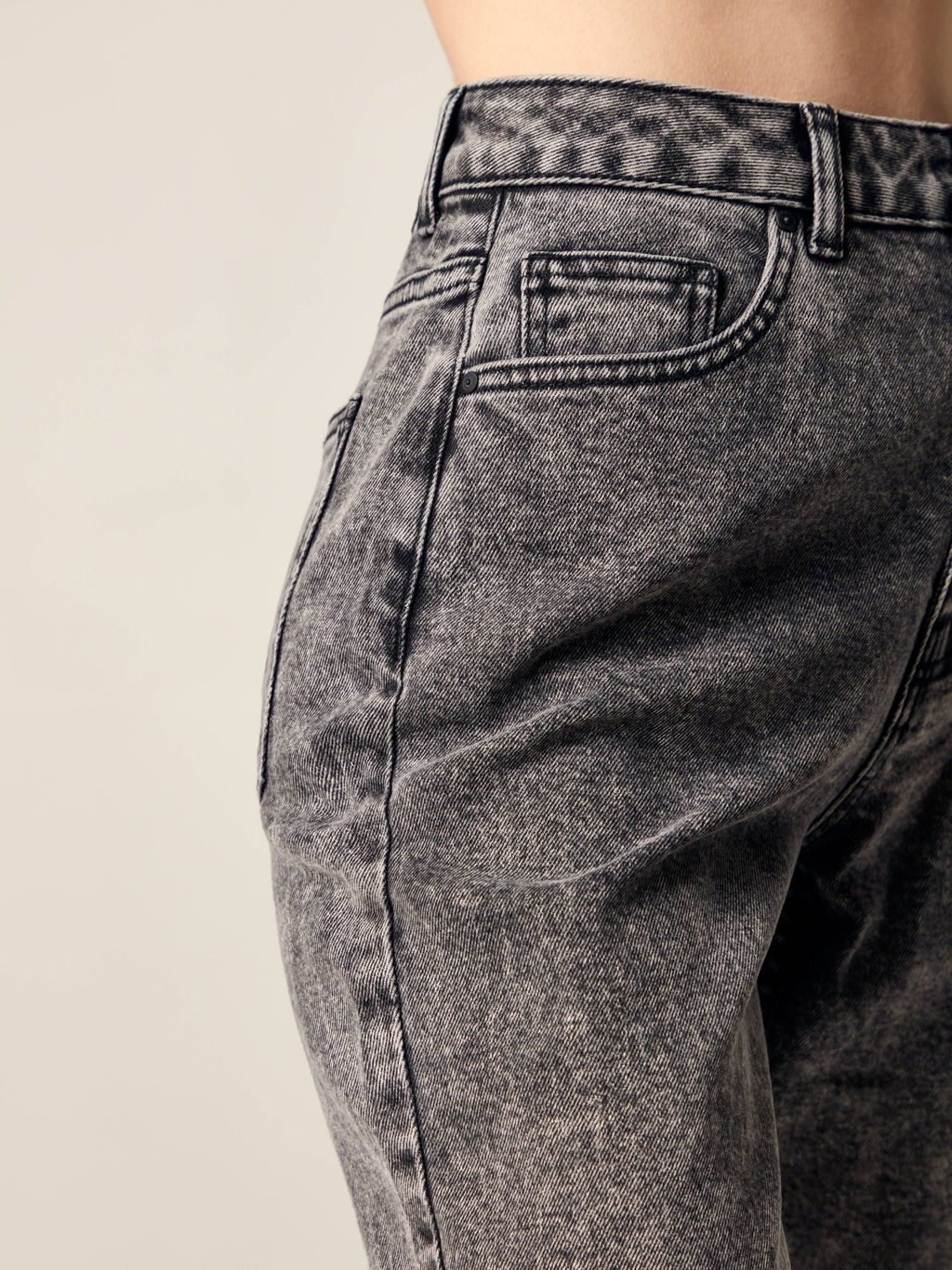 CONTE CON-518 Джинсы mom на пуговицах acid grey - Conte elegant фото 7