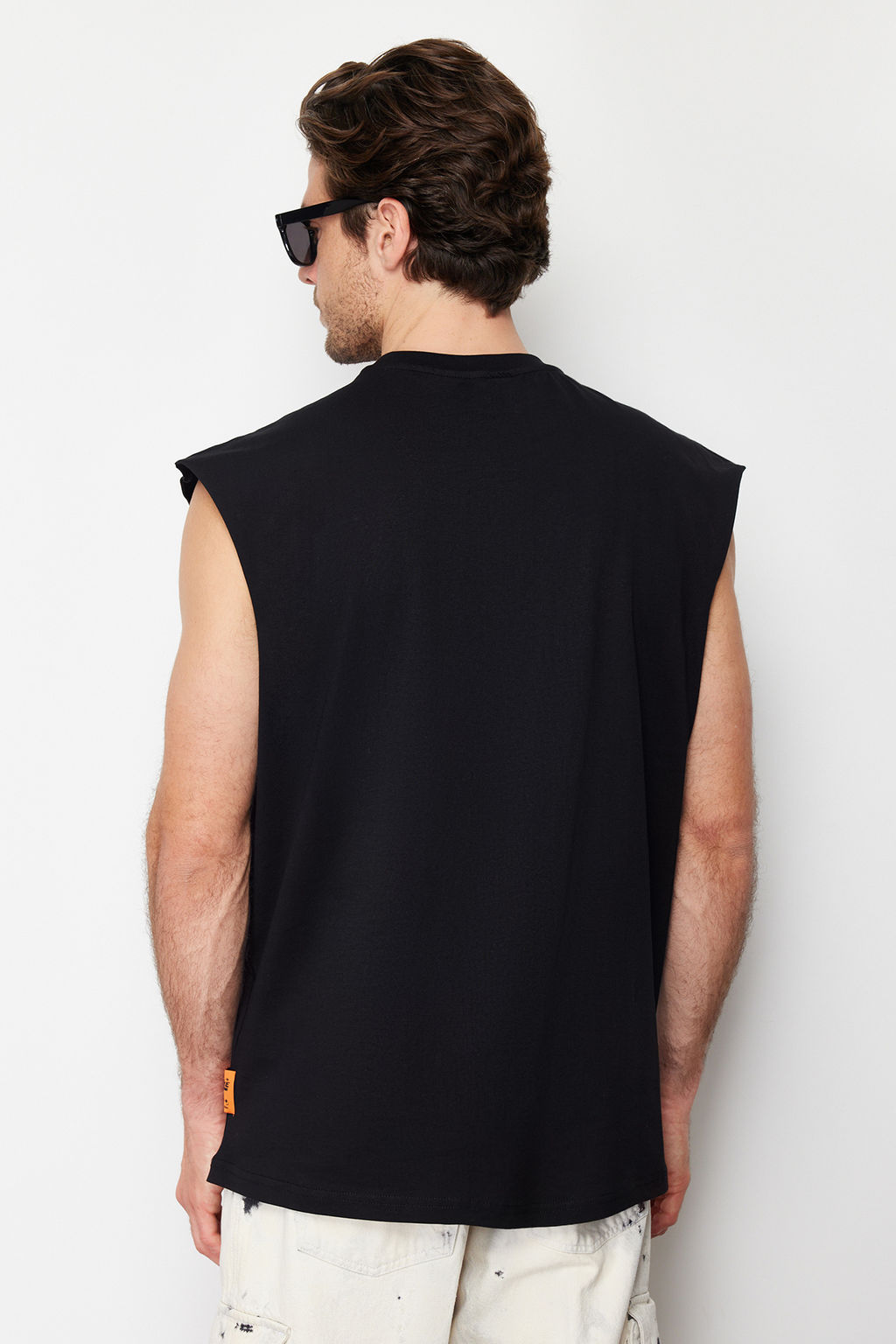 Siyah Oversize/Genis Kesim Kabar?k Yaz? Bask?l? Etiketli T-Shirt/Atlet TMNSS24AL00005