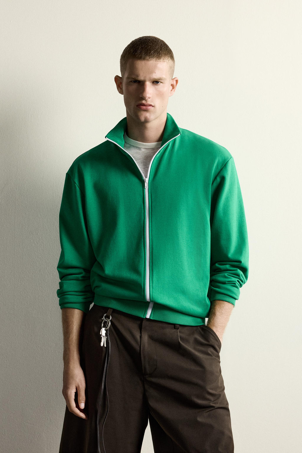 SUDADERA RELAXED FIT CREMALLERA CONTRASTE / Verde vigor? - Zara фото 2