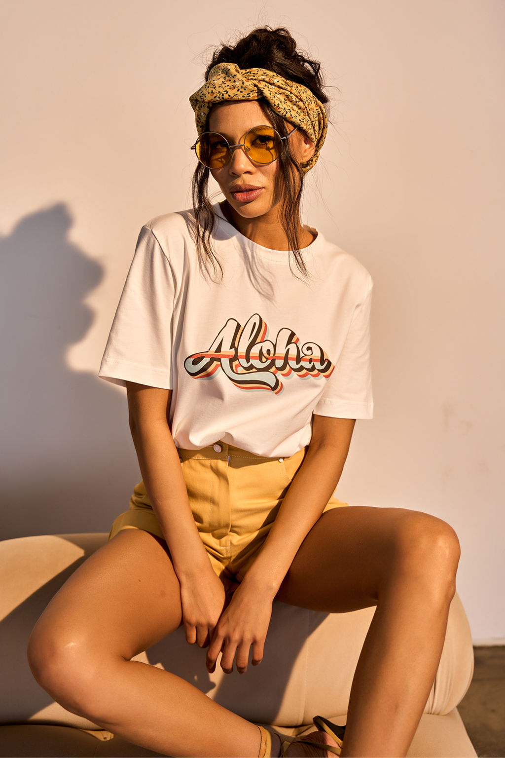 Шорты из джинсовой ткани желтые