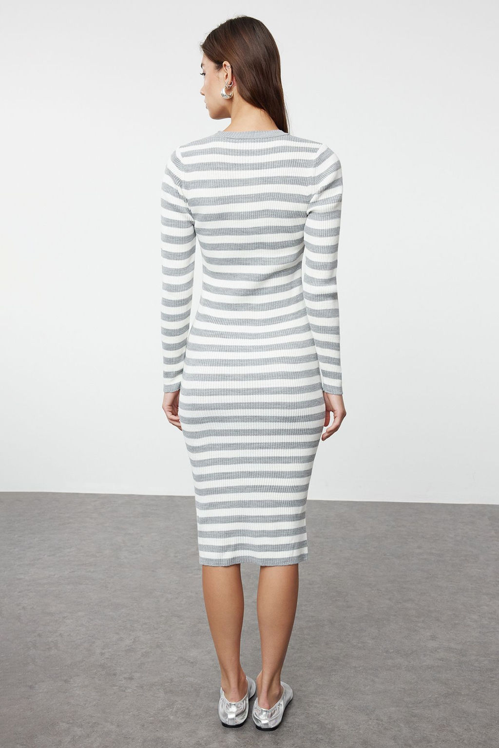Gri Midi Triko Basic Cizgili Elbise TWOAW23EL00018 - Trendyolmilla фото 5