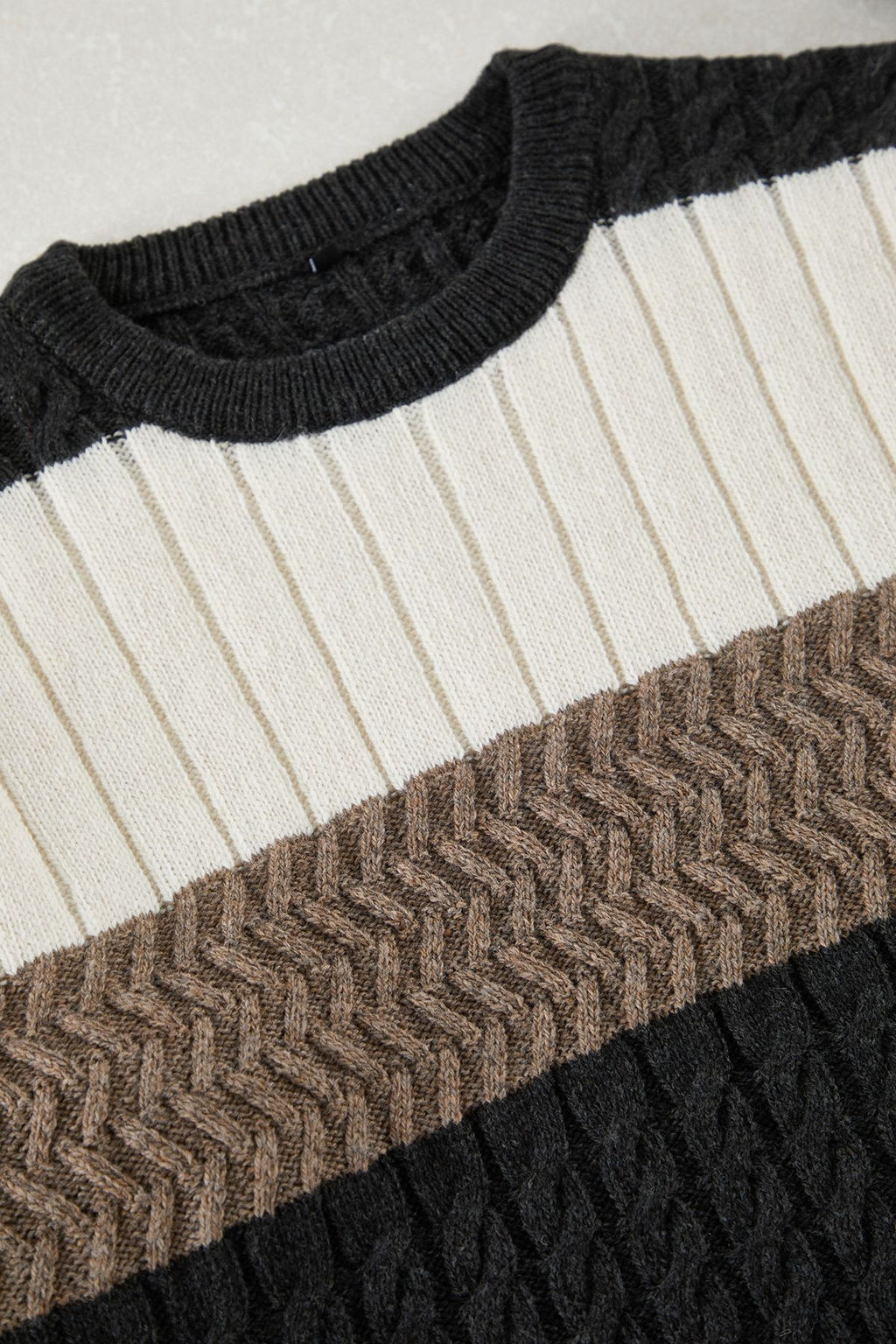 Vizon Oversize Bisiklet Yaka Renk Bloklu Triko Kazak TMNAW25KZ00054