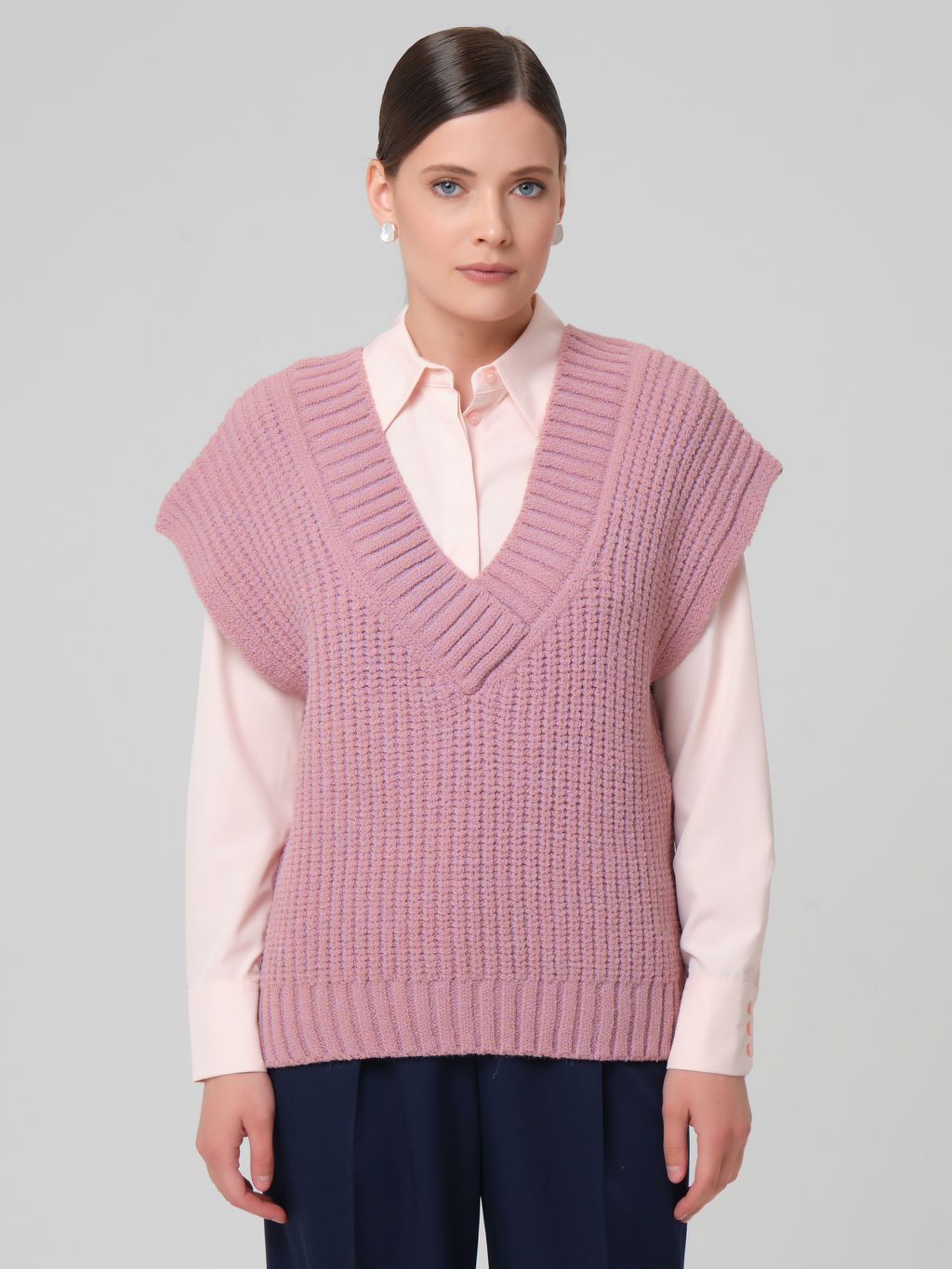 Жилет вязаный