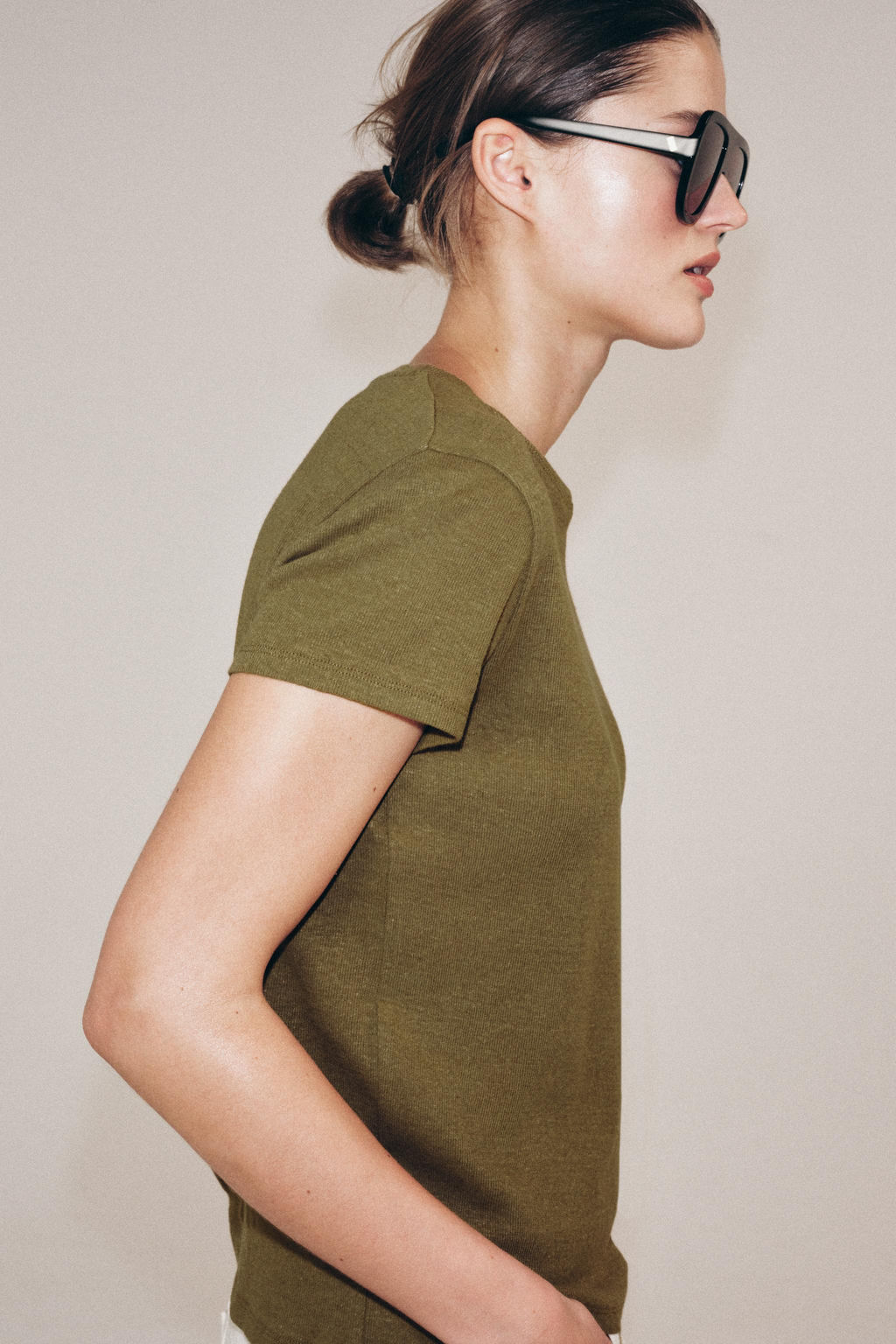 CAMISETA CON LINO MANGA CORTA / Oliva oscuro - Zara фото 4