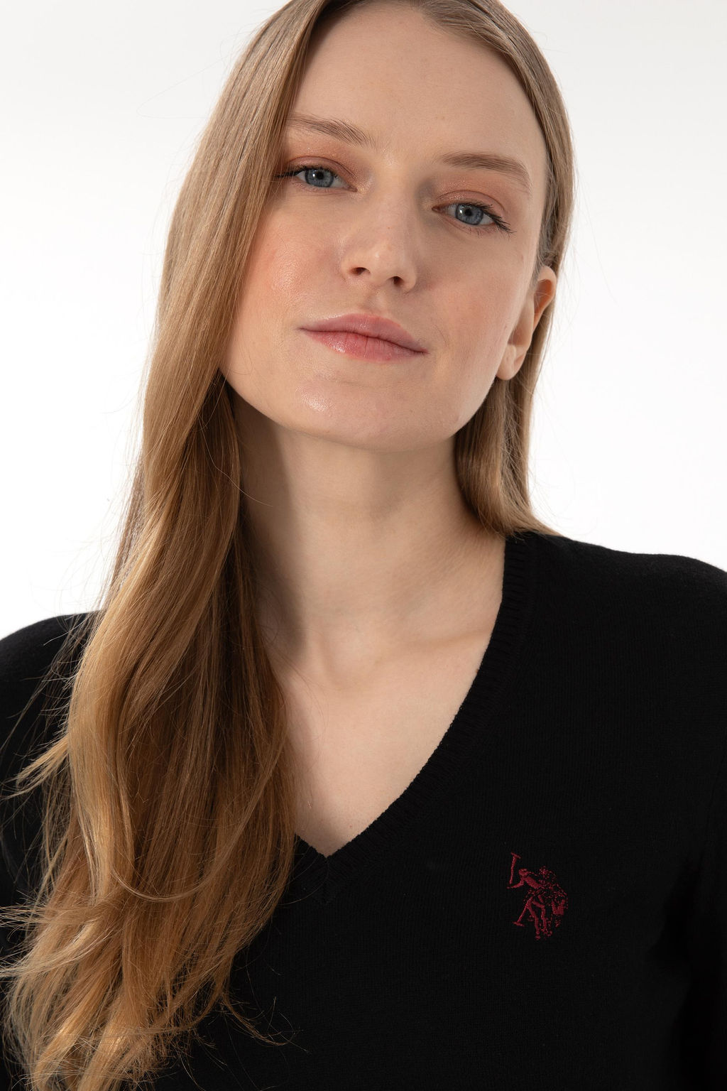 Свитер женский U.S. Polo Assn V-образный вырез черный  фото 9