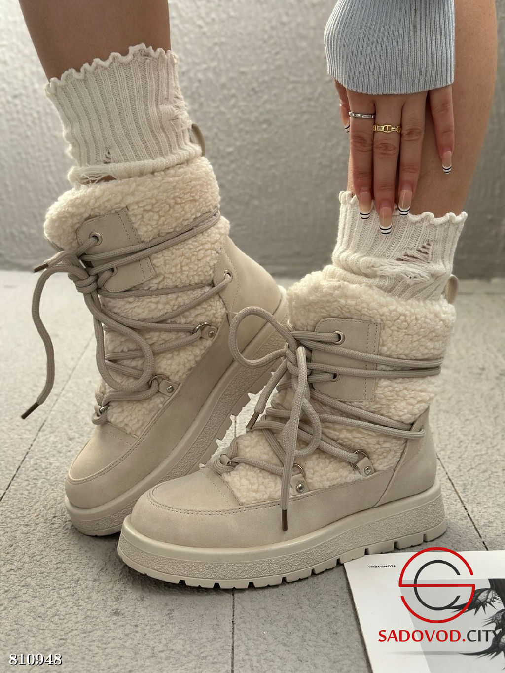 Ботинки на зимний сезон, выполнены из шерсти