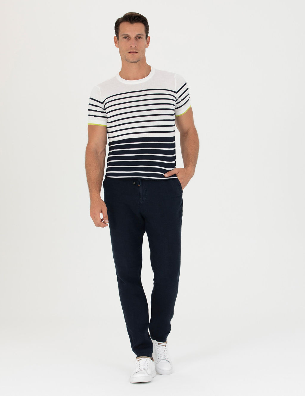 Beyaz Slim Fit Bisiklet Yaka Triko T-Shirt