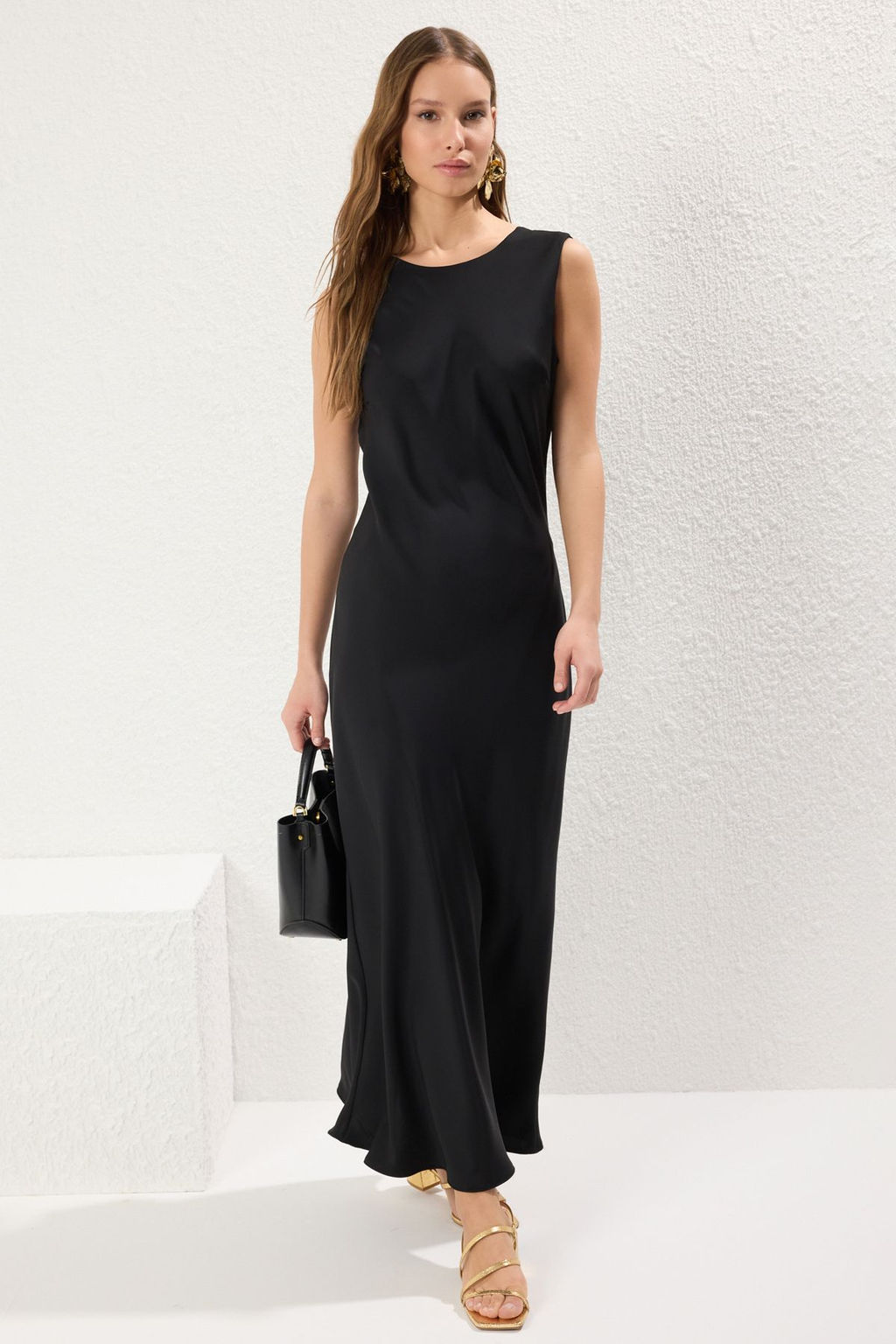 TRENDYOLMILLA Siyah Duz Maxi Dokuma Elbise TWOSS24EL00070
