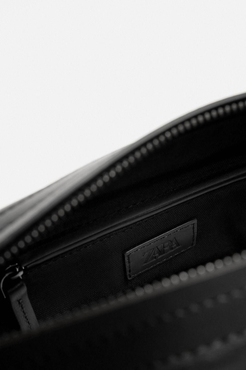LEATHER TOILETRY BAG - Zara фото 4