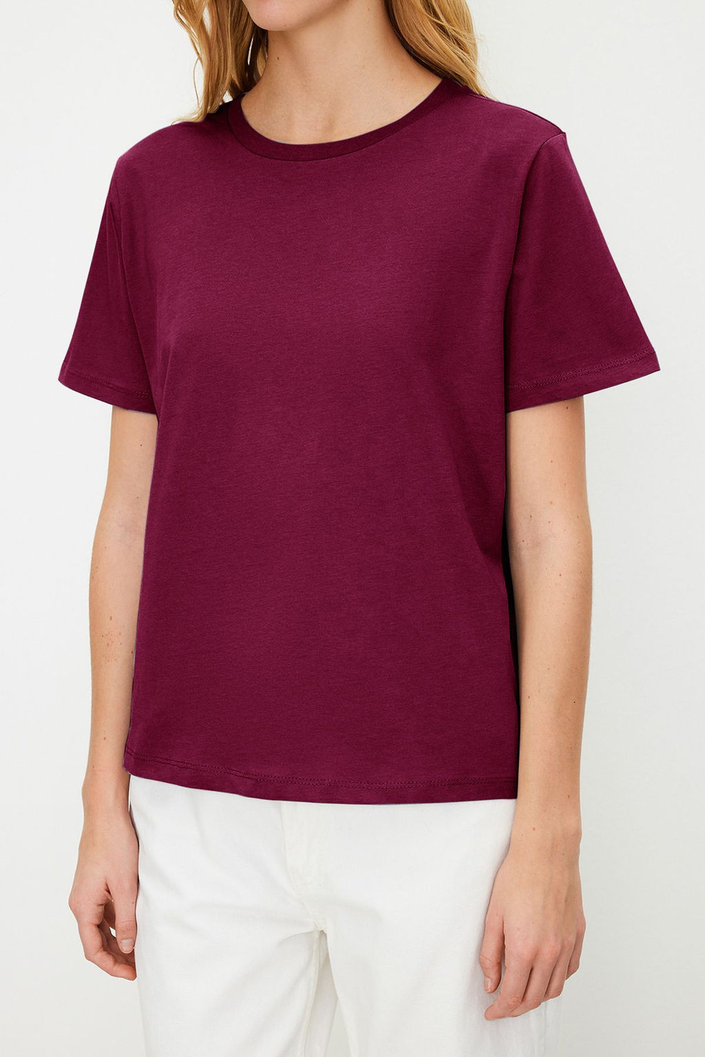 TRENDYOLMILLA Beyaz %100 Pamuk Regular/Normal Kal?p K?sa Kollu Basic Bisiklet Yaka Orme T-Shirt TWOSS23TS00000  фото 51