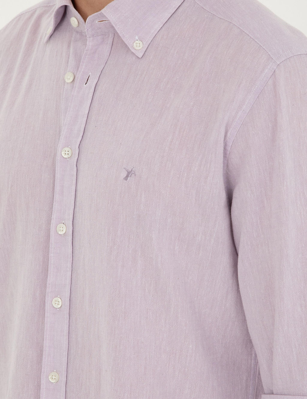 Рубашка приталенного кроя из смесового льна сиреневого цвета с длинным рукавом - Cacharel фото 14