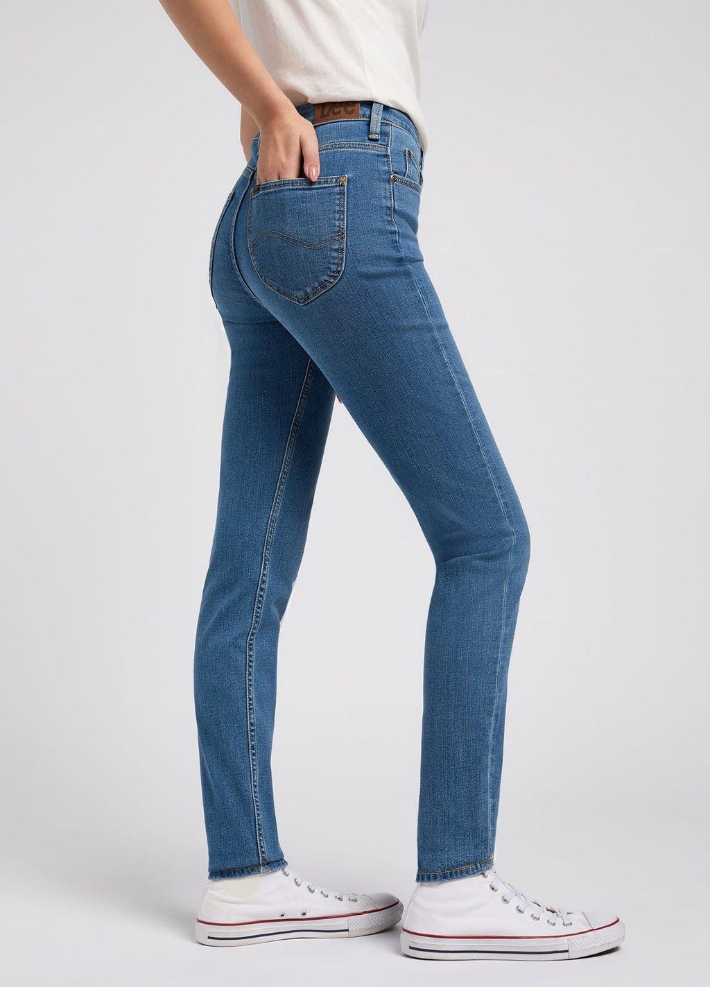 Джинсы женские