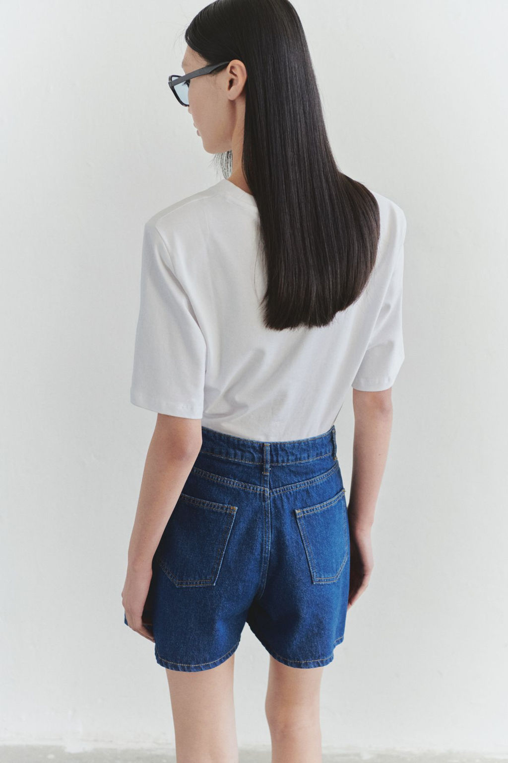 TRENDYOLMILLA Limited Edition Koyu Mavi Dugme Detayl? Denim Sort Etek TWOSS25SR00064 фото 2