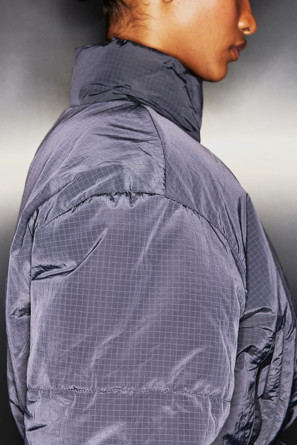 Chaqueta puffy cropped repelente al agua - H&m фото 5