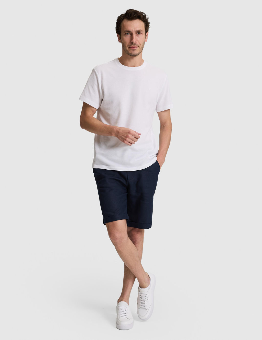 Beyaz Slim Fit Saf Pamuk _nce Fitilli Bisiklet Yaka T-shirt