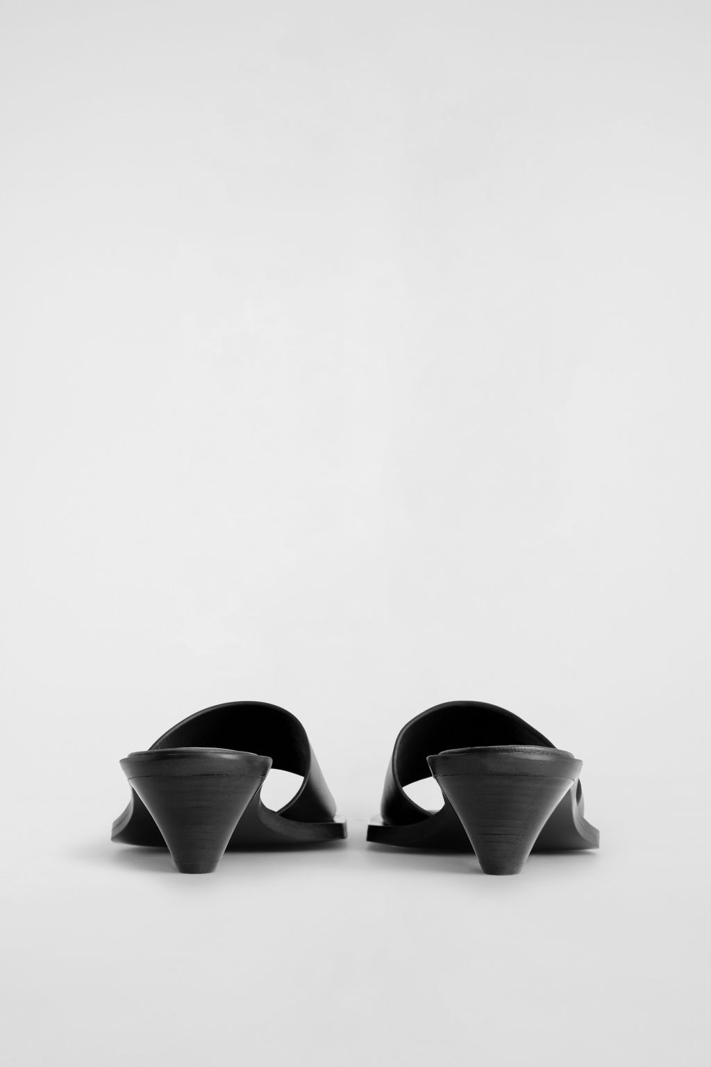 MULES DE PIEL CON TAC?N KITTEN - H&m фото 3