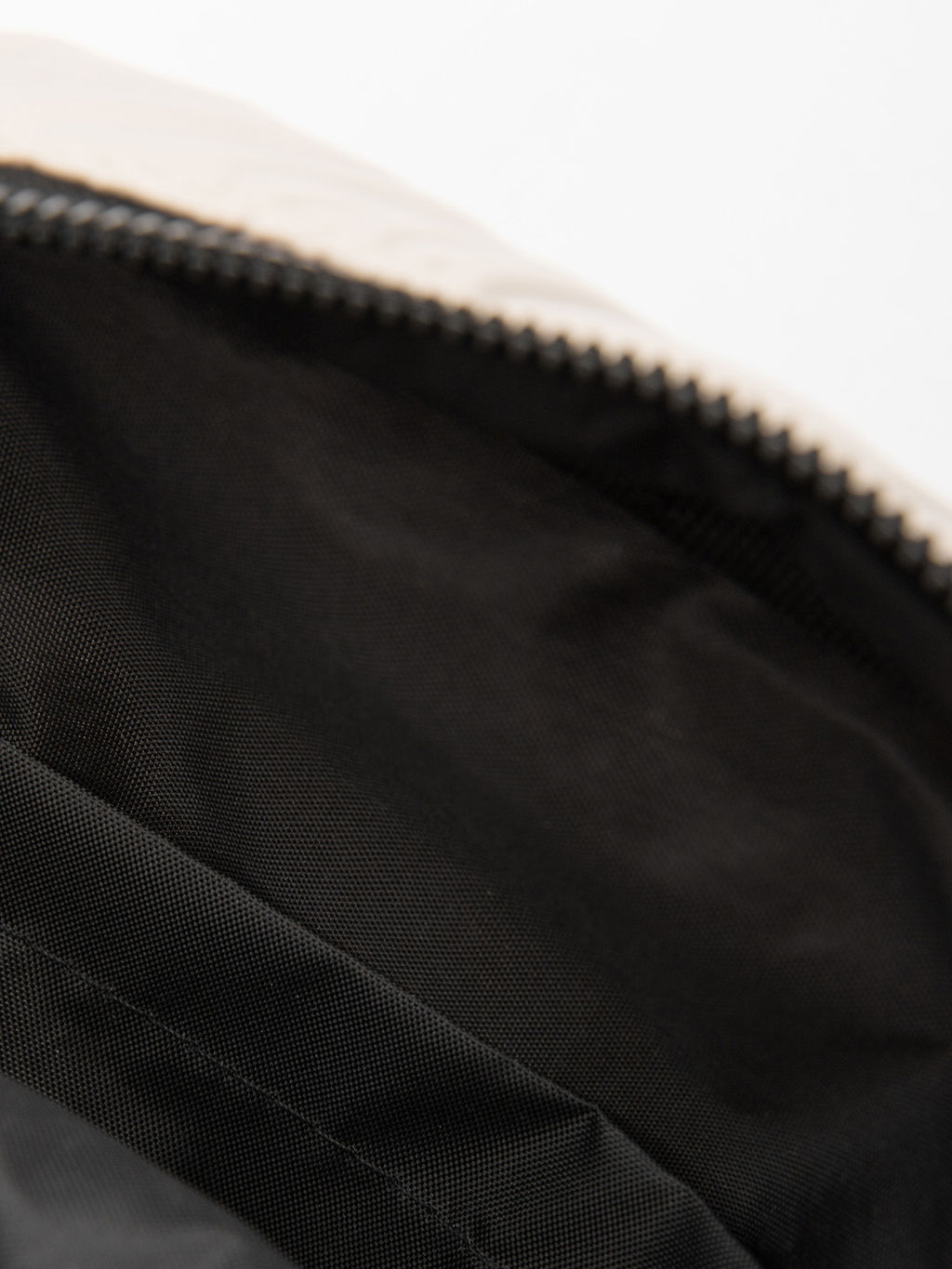 V55 501 86 Сумка мессенджер