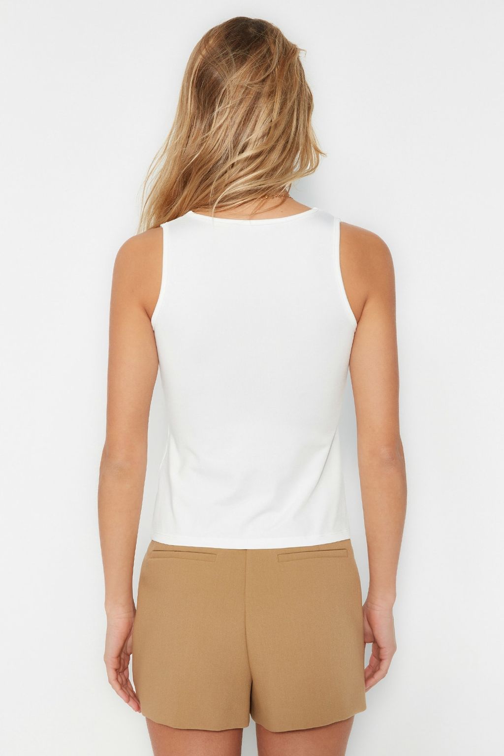 TRENDYOLMILLA Vizon Kare Yaka Fitted/Vucuda Oturan Esnek Orme Atlet TWOSS23AL00037  фото 15