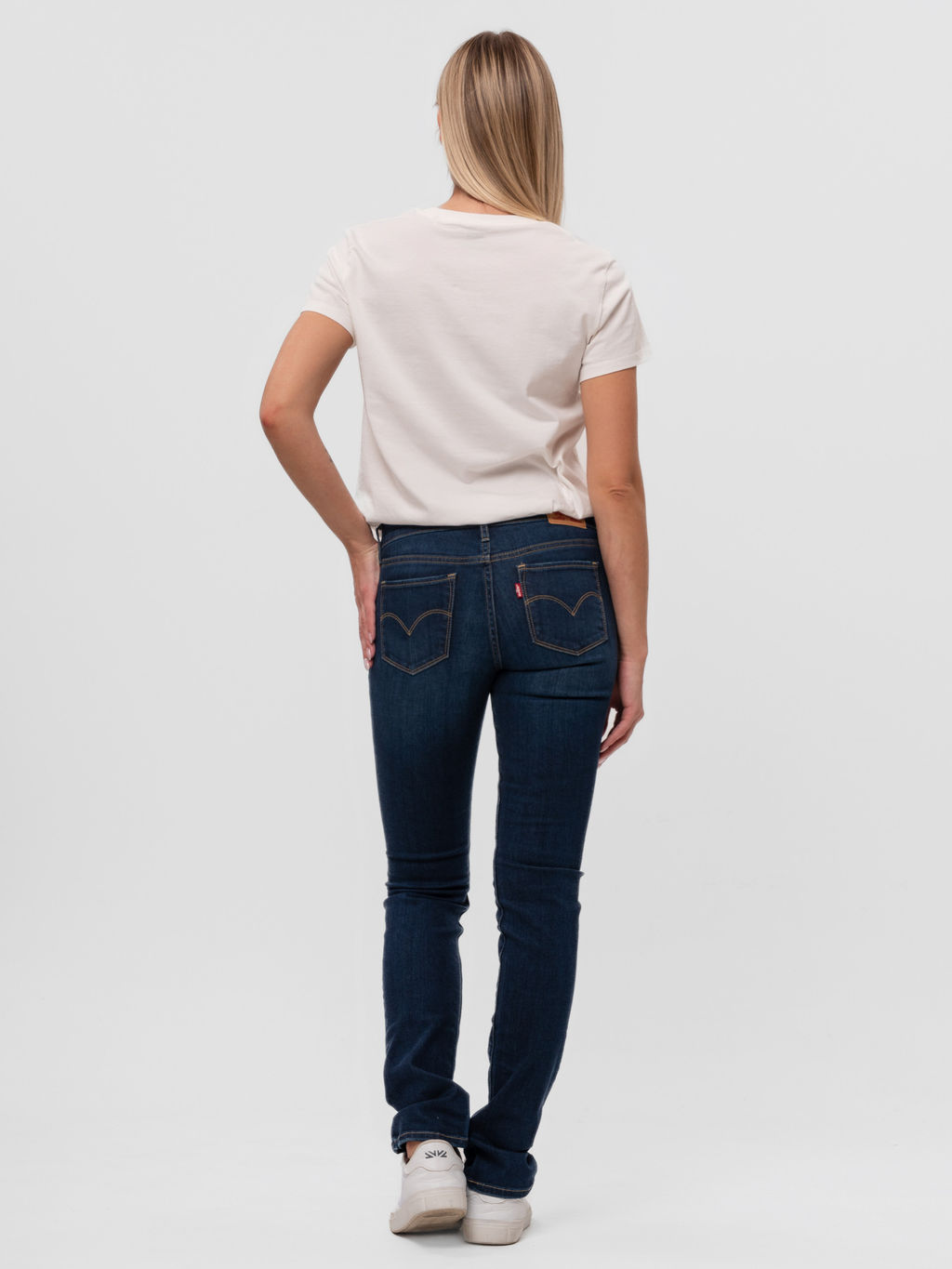 Джинсы женские