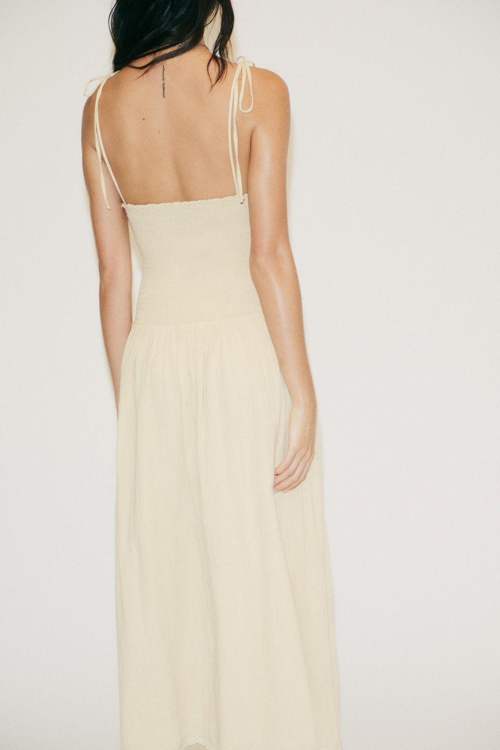 CONTRAST SMOCKED MIDI DRESS - Zara фото 13