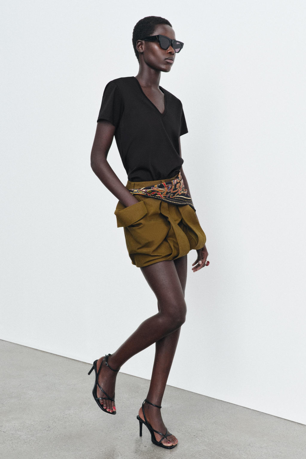 INTERLOCK V-NECK T-SHIRT - Zara фото 7