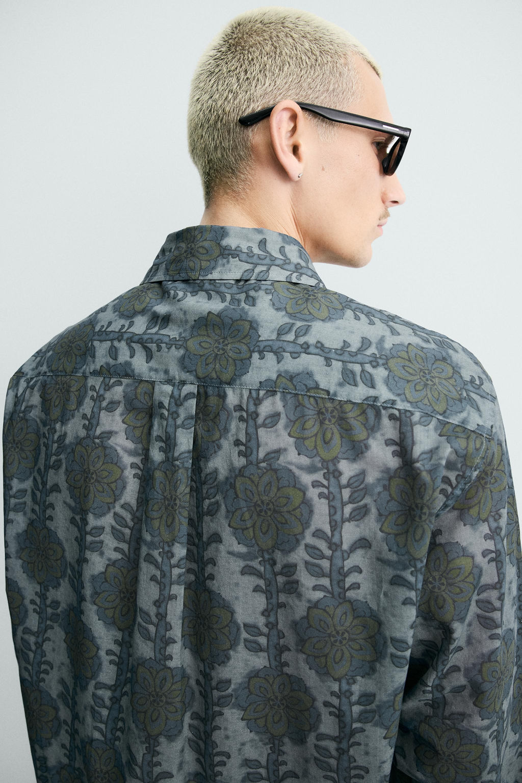 CAMISA RELAXED FIT ESTAMPADO FLORAL / Verdes - Zara фото 5