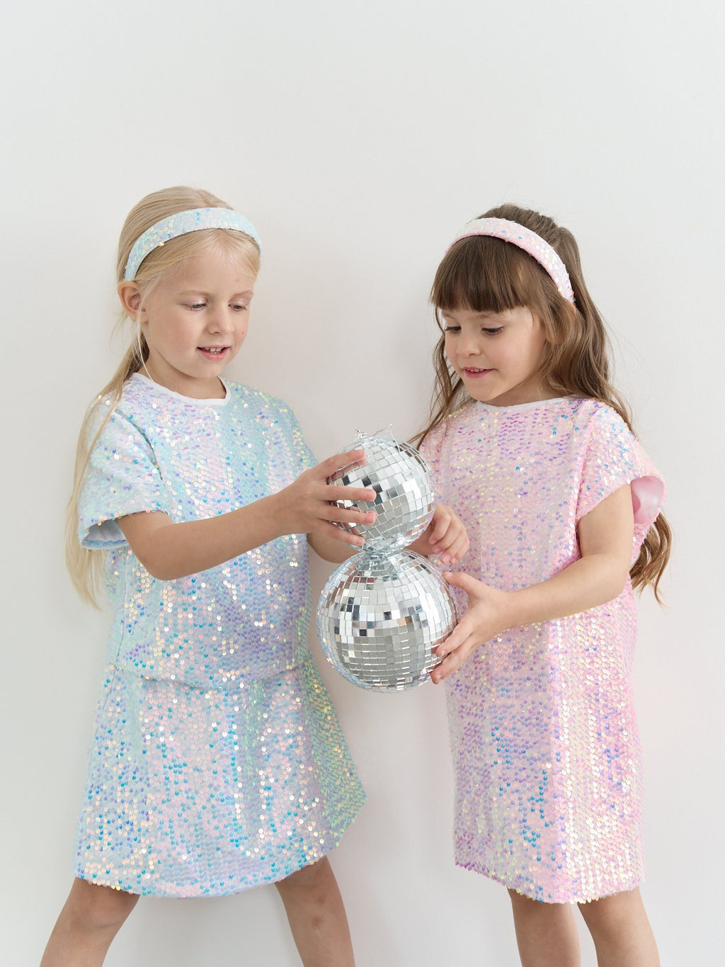 Топ бархатный с пайетками "Снежные искры"