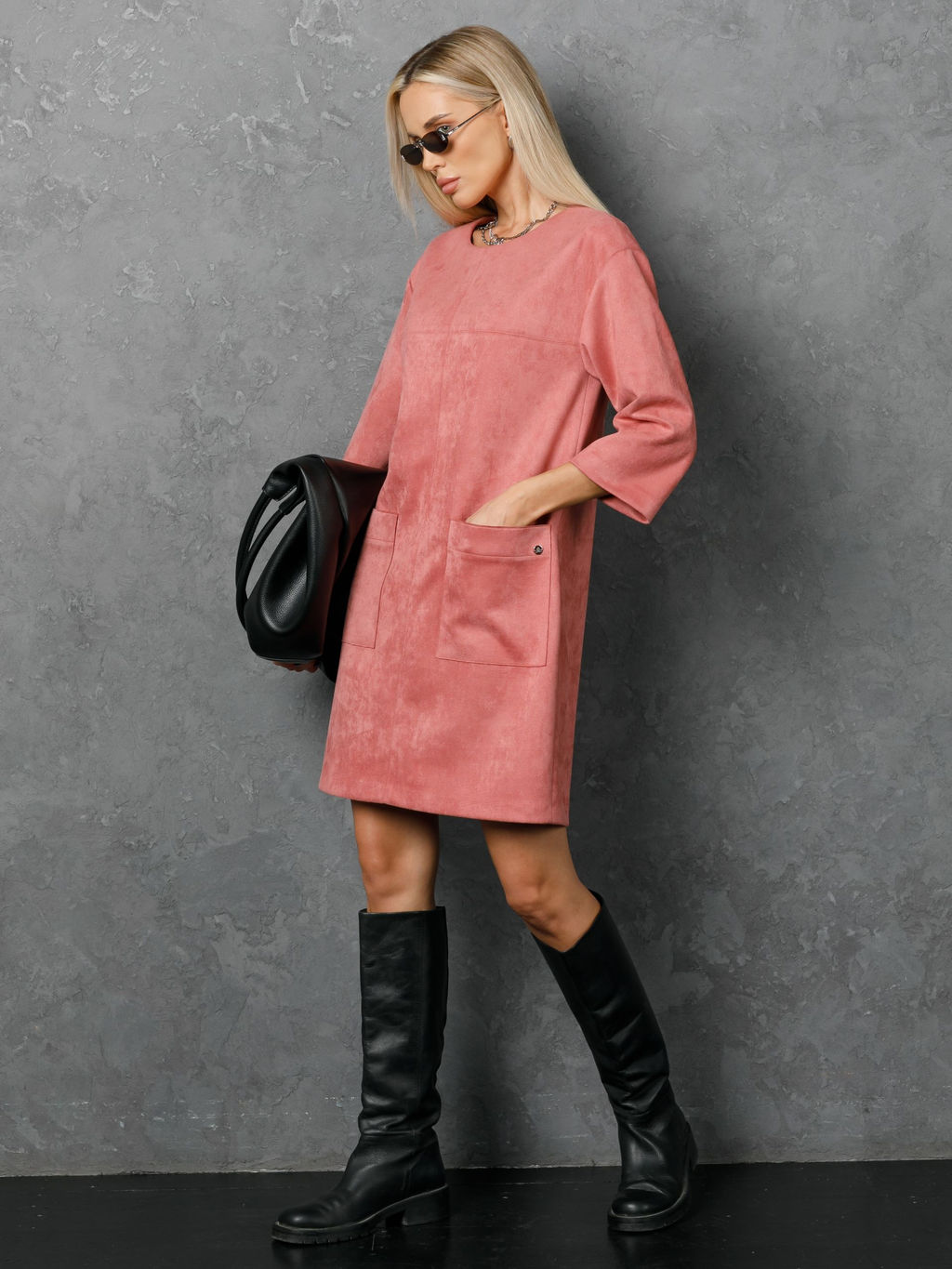 Платье из искусственной замши