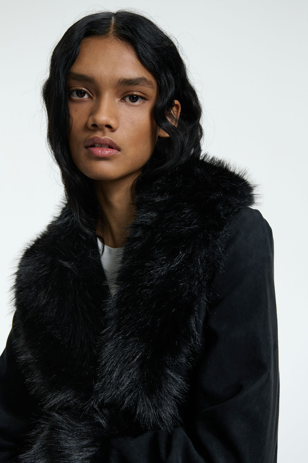 Chaqueta con ribetes efecto pelo - H&m фото 2