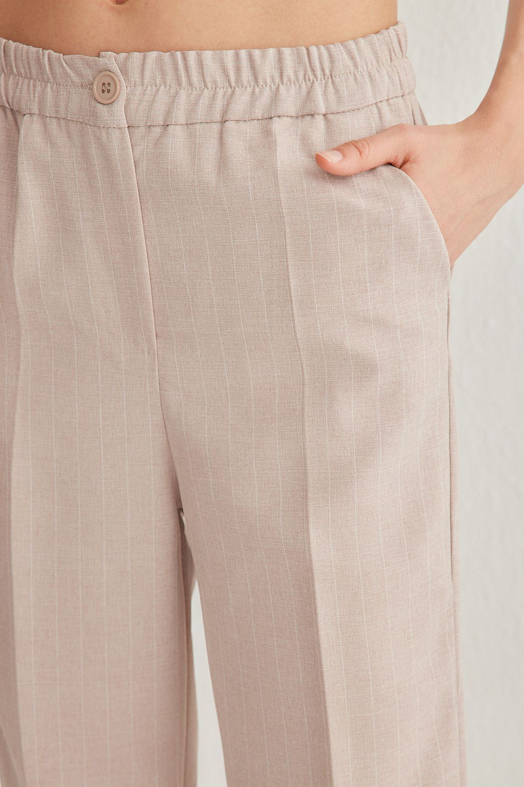 TRENDYOLMILLA Bej Arka Beli Lastikli Cizgili Straight/Duz Kesim Dokuma Pantolon TWOSS25PL00015 фото 5