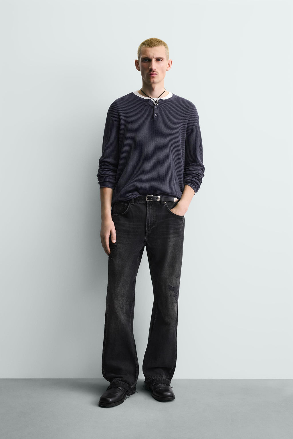 RIPPED FLARE FIT JEANS - Zara фото 11