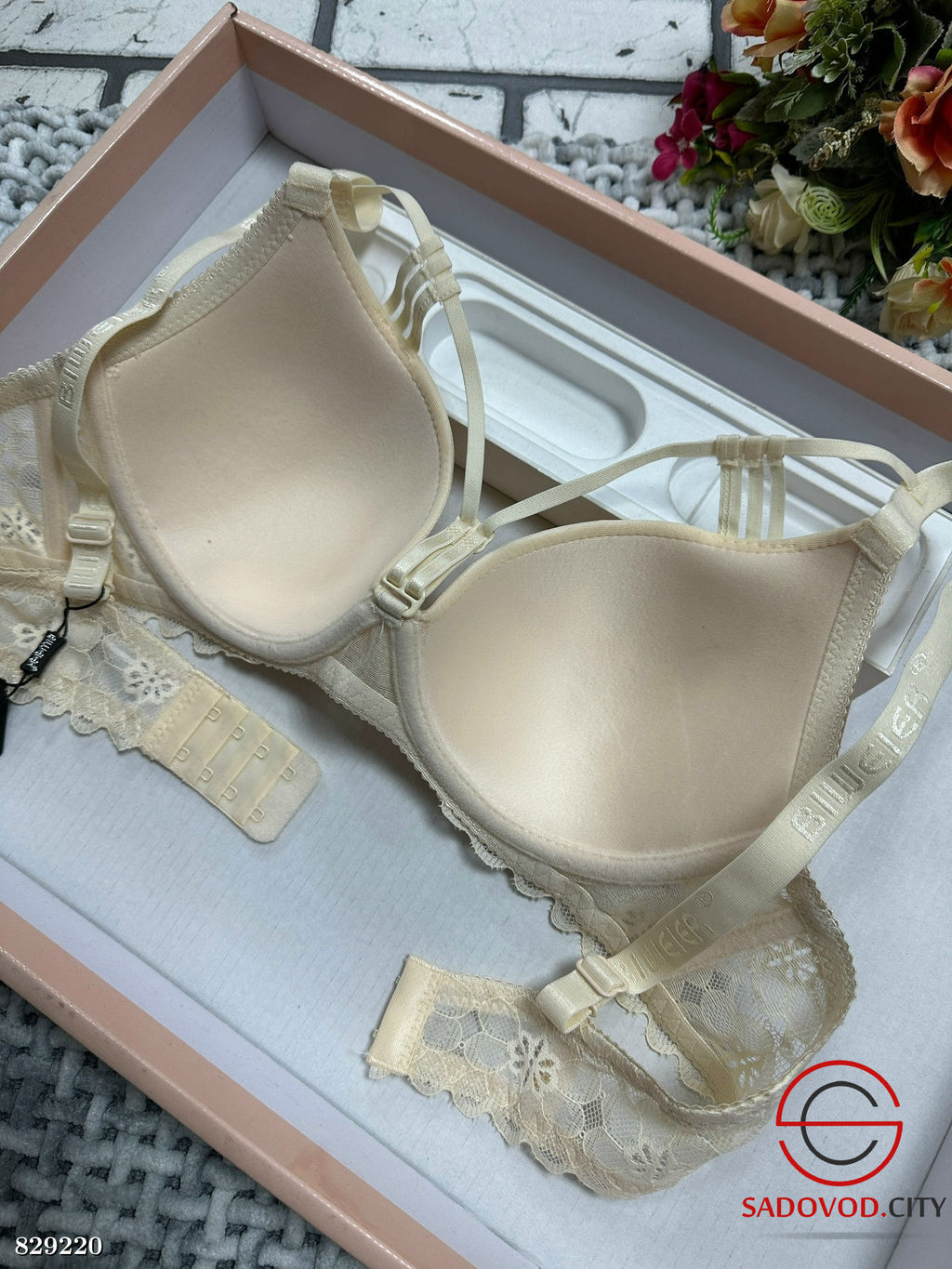 Бюстгальтер кружевной с косточками