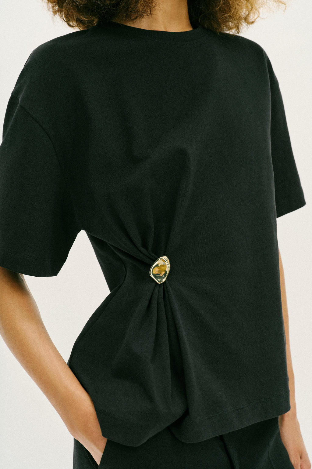 CAMISETA HEAVY COTTON APLIQUE / Negro - Zara фото 4