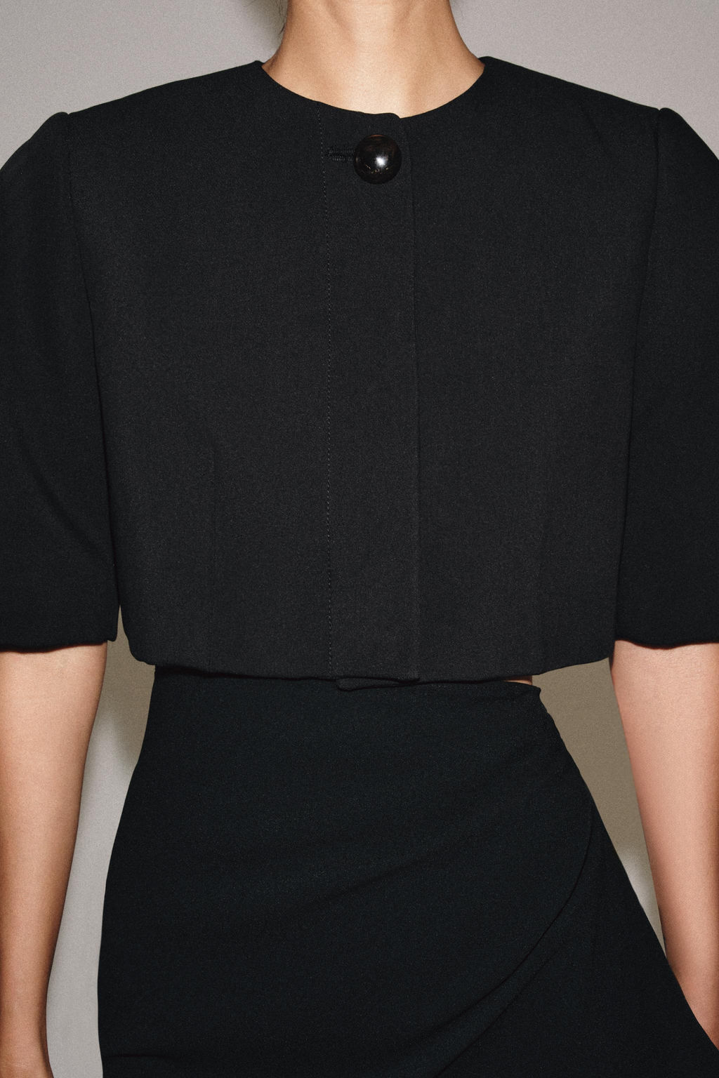 BLAZER CROPPED ZW COLLECTION / Negro - Zara фото 4