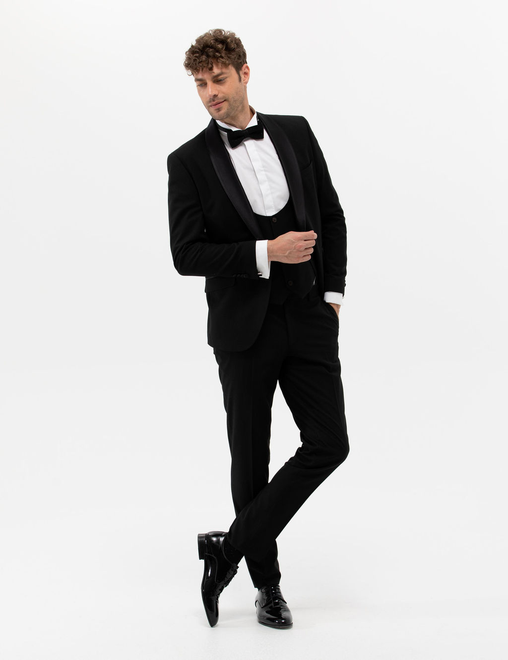 Смокинг Pierre Cardin с жилетом черный