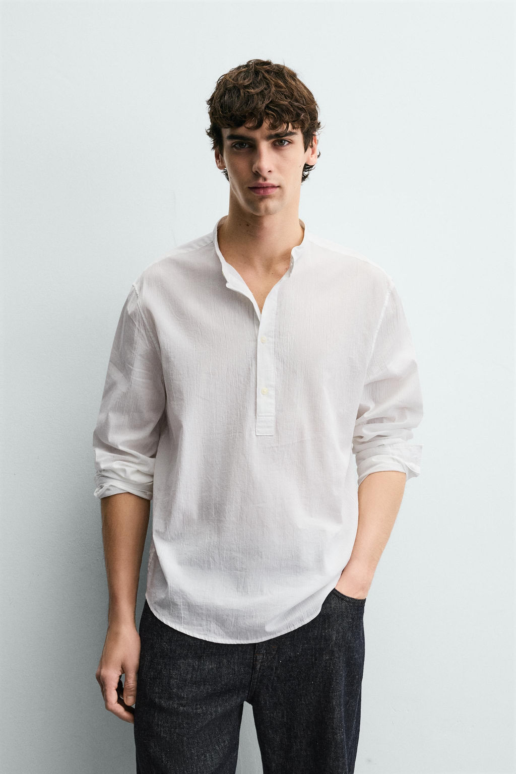 Поло CAMISA POLO EFECTO ARRUGADO белое