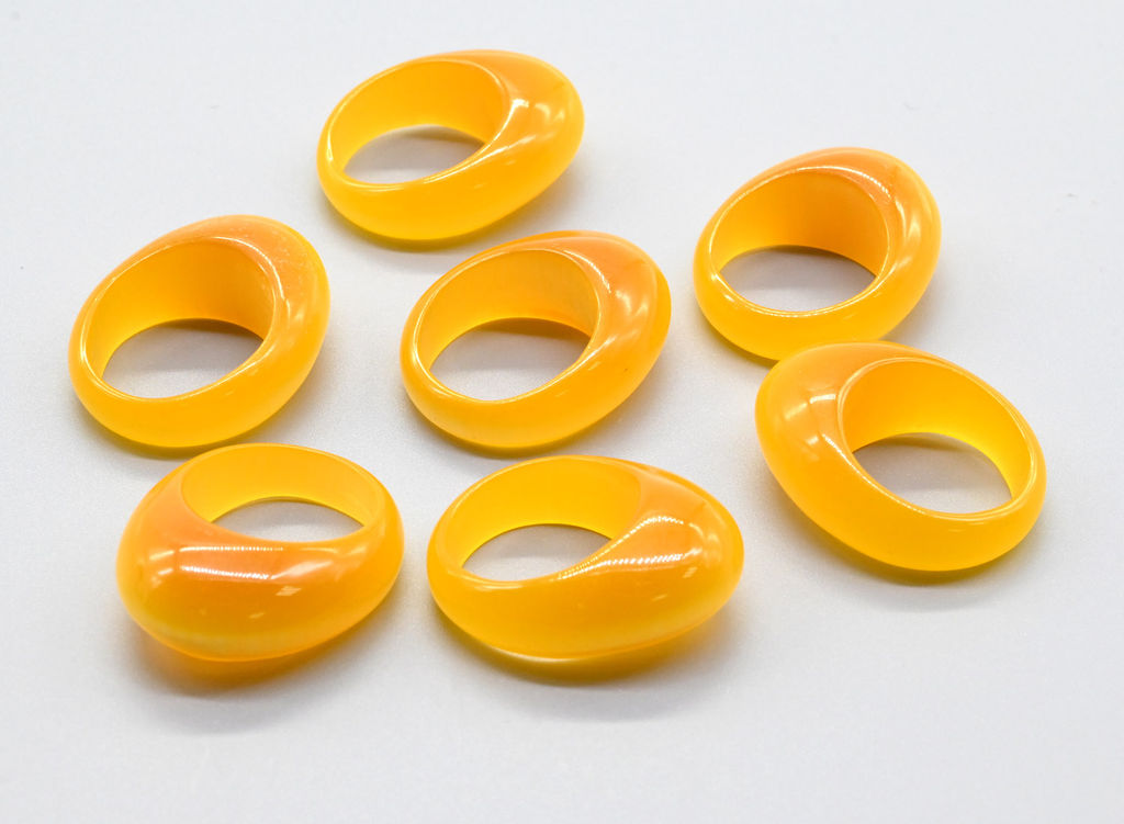 Кольцо крупное из кошачьего глаза желтый размер 19 Радуга камня