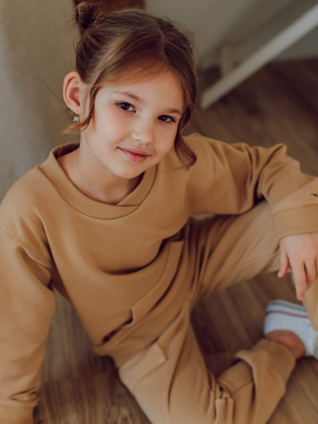 Костюм свитшот+брюки песочный, песочный - Lesi kids фото 30