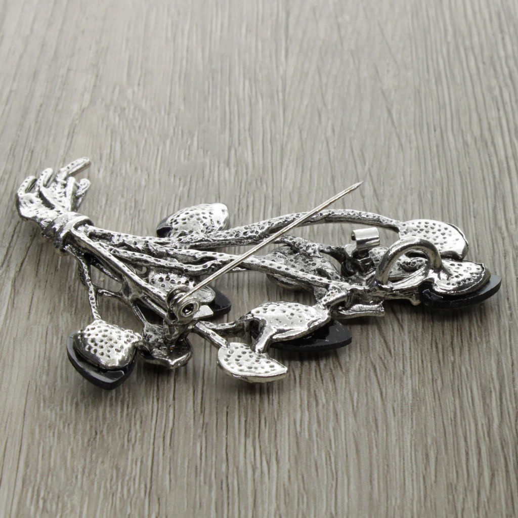 Брошь-подвеска "Полевой букет" со вставками из гелиотиса и ювелирного сплава