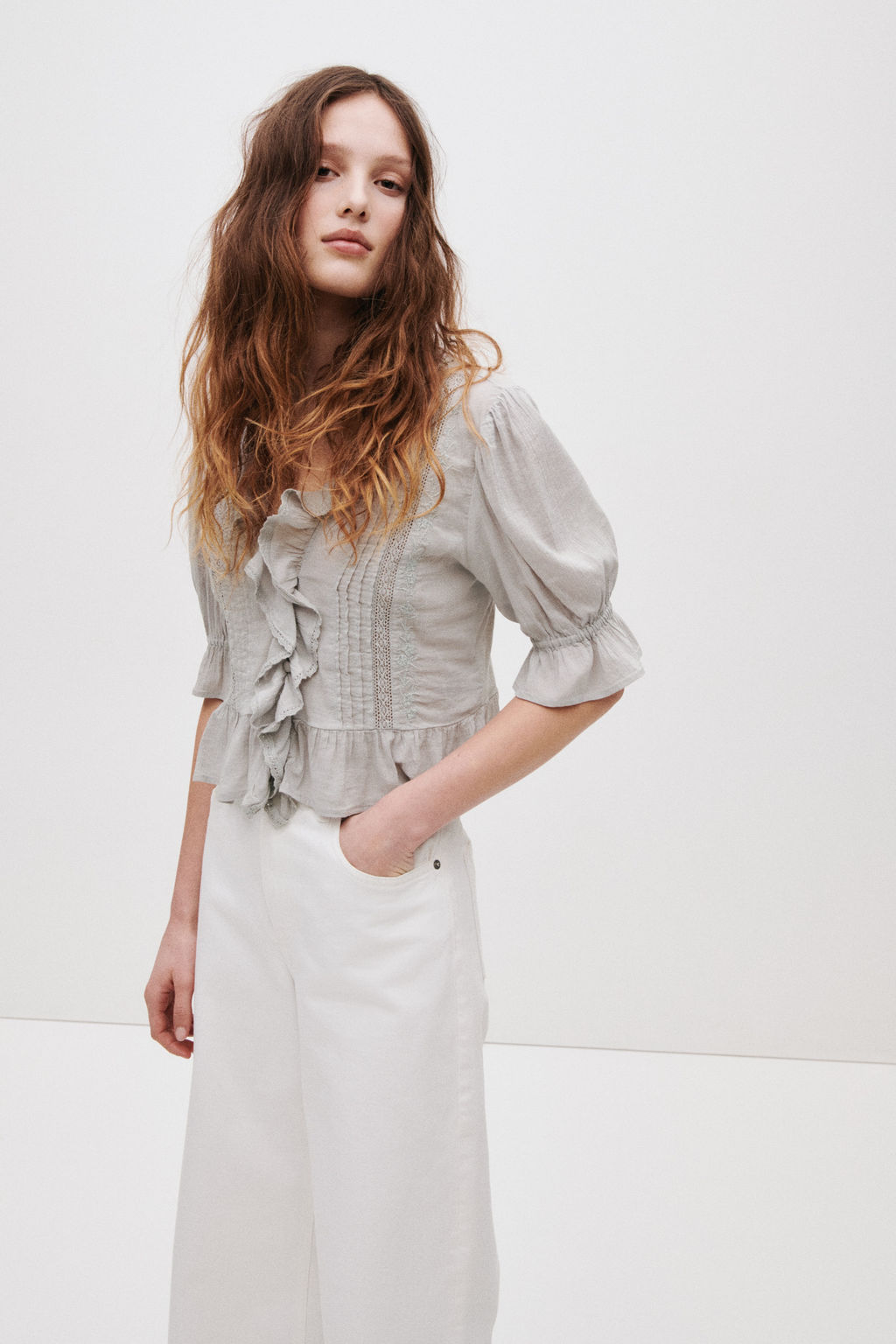 Blusa con ribetes de volante - H&m фото 2