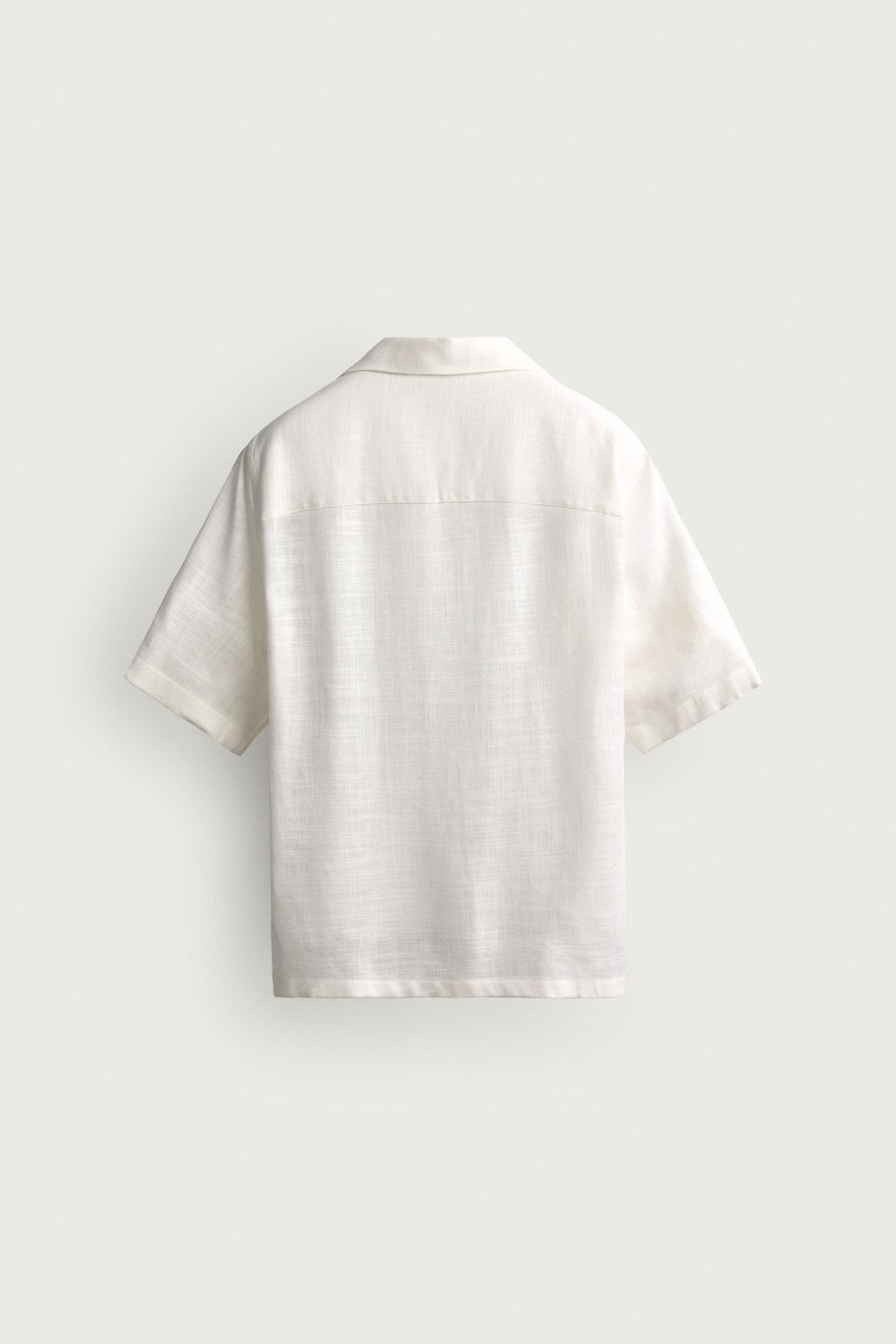 CAMISA FLUIDA ESTAMPADO ABSTRACTO / Blanco