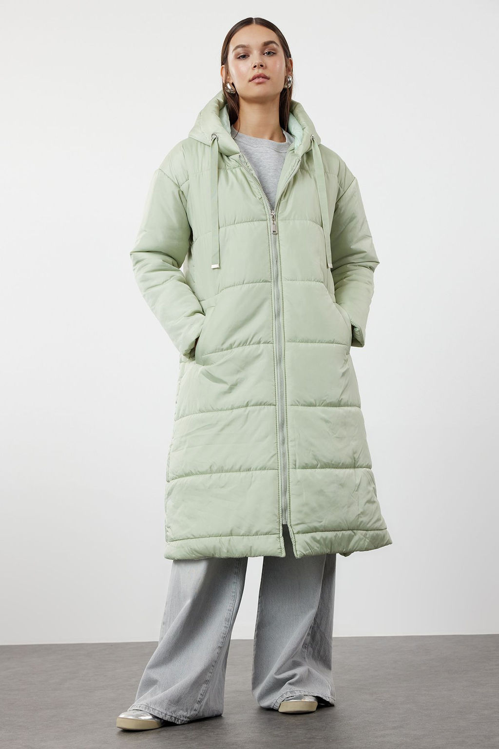 TRENDYOLMILLA Siyah Kapusonlu Su Itici Uzun Sisme Mont TWOAW24MO00136  фото 15