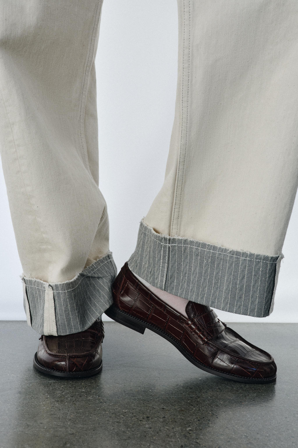 EMBOSSED LEATHER LOAFERS - Zara фото 9